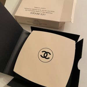 CHANEL Les Beiges Healthy Glow Powder in Light Coral